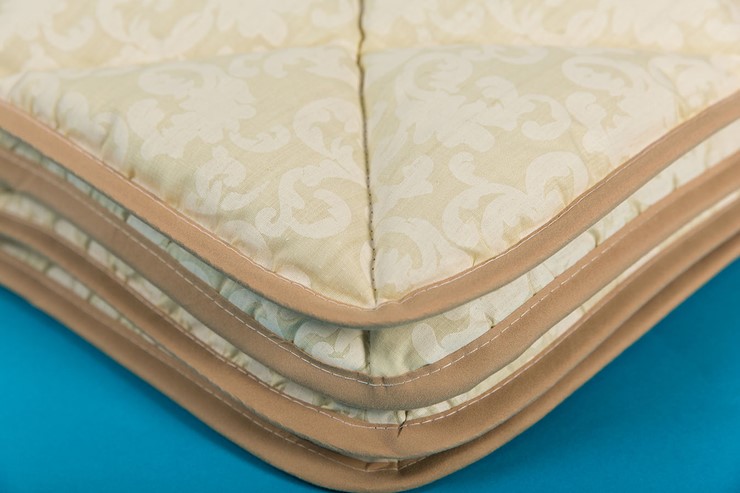 Одеяло всесезонное полутороспальное Шерсть & Хлопок в Курске - изображение 1